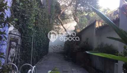 Casa em condomínio fechado com 8 quartos à venda na Rua Esberard, São Cristóvão, Rio de Janeiro, 322 m2 por R$ 680.000
