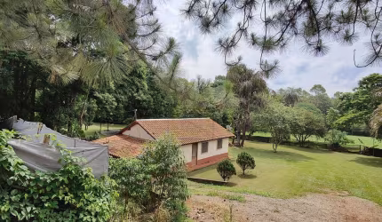 Sítio / Chácara no Cachoeira em Holambra