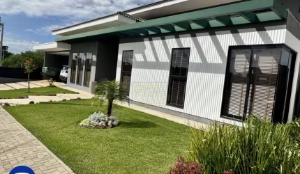 Casa / Sobrado em Condomínio no Residencial Portal do Sol em Holambra