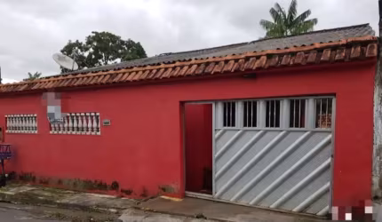 Vendo uma linda casa com acesso à Ponta Negra e da Torquato, no Parque São Pedro. 200 mil. A vista!