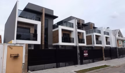 TRIPLEX A VENDA NO BAIRRO UBERABA COM AMPLO TERRENO A 300M DA AV. SALGADO FILHO