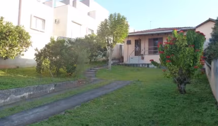 CASA A VENDA NO BAIRRO UBERABA PRÓXIMA AO CLUBE NIKEI