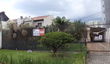 TERRENO A VENDA NO BAIRRO PORTÃO, A MEIA QUADRA DA RUA JOÃO BETTEGA