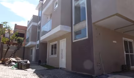 SOBRADOS A VENDA EM UBERABA, CURITIBA, 2 KM DO BANCO DO BRASIL DA SALGADO FILHO,COM LINDO TERRAÇO.