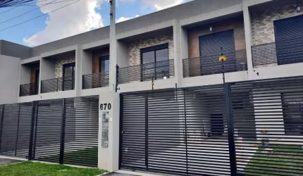SOBRADO A VENDA NO BAIRRO UBERABA, CURITIBA, FRENTE PARA A RUA 0 500M DO CLUBE NIKEI).