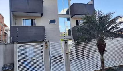 SOBRADO A VENDA NO UBERABA, CURITIBA, EXCELENTE LOCALIZAÇÃO (PRÓXIMO DA AV. SEN SALGADO FILHO), 03 DORMITÓRIOS (SUITE COM SACADA), ÁTICO E TERRAÇO.