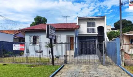 CASA A VENDA NO BAIRRO BOQUEIRÃO, PRÓXIMO AO TERMINAL DO CARMO