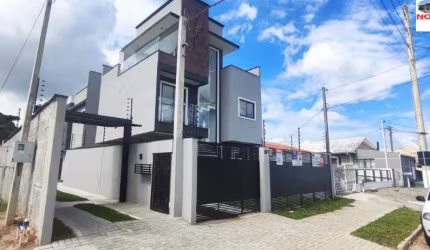TRIPLEX A VENDA NO BAIRRO UBERABA, DE FRENTE PARA A RUA