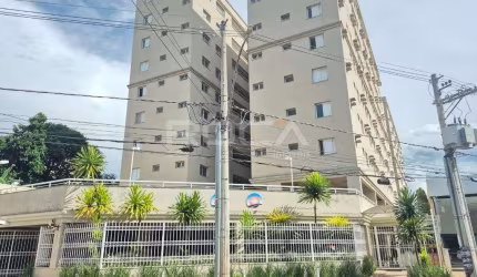 Apartamento de 2 dormitórios com armários no bairro Parque Arnold Schmidt