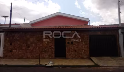 Casa de luxo à venda em São Carlos | 3 dormitórios, suíte, closet, e edícula