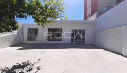 Casa comercial à venda no Centro de São Carlos - Com 3 dormitórios e 3 garagens!