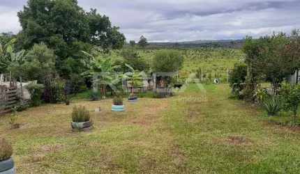 Chácara à venda em Brotas: encante-se com o paraíso na Lagoa Dourada!
