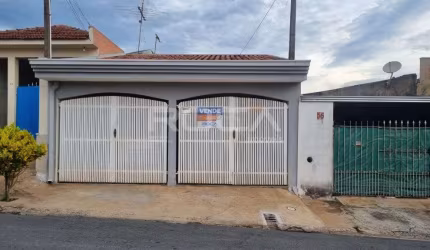 Casa à venda em São Carlos, Jardim Jóckei Club A, 3 dormitórios, 2 garagens cobertas