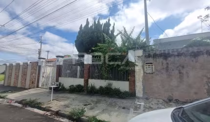 Casa à venda e locação na Vila Carmem em São Carlos - 2 dormitórios