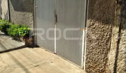 Casa com 2 quartos à venda na Rua Fioravante Terruggi, 215, Loteamento Habitacional São Carlos 1, São Carlos, 172 m2 por R$ 230.000