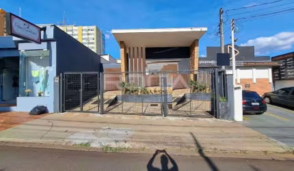 Casa padrão com 3 dormitórios no CENTRO de São Carlos