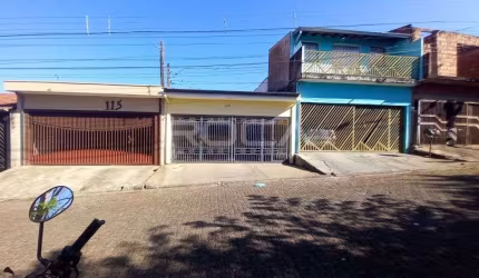 Casa de alto padrão com 3 dormitórios no bairro Santa Angelina em São Carlos
