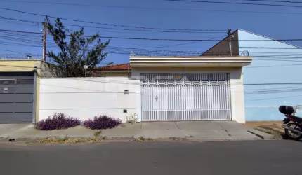 Linda casa padrão com 3 dormitórios na Vila Morumbi, São Carlos