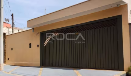 Casa de alto padrão com 3 dormitórios e suíte no bairro Romeu Santini em São Carlos