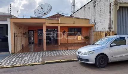 Casa à venda em São Carlos, 3 dormitórios e garagem coberta