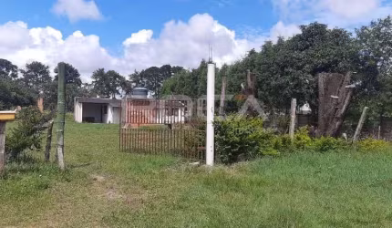 Chácara à venda em Itirapina - 2 dormitórios, ampla área verde!