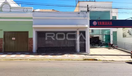 Casa à venda no CENTRO de São Carlos: 03 dormitórios e churrasqueira!