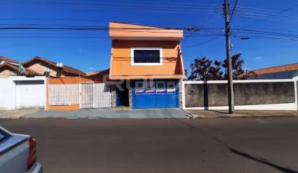 Casa Comercial à venda no CENTRO, São Carlos - 2 dormitórios e 2 garagens