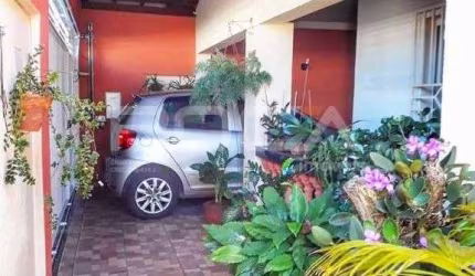 Casa à venda no Jardim Cruzeiro do Sul, São Carlos - 03 dormitórios, suíte e garagem coberta!