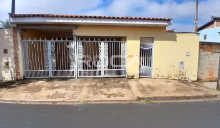 Linda Casa Padrão com 2 Dormitórios e Edícula no Jardim Ipanema em São Carlos