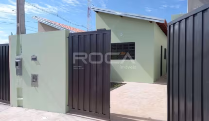 Casa Padrão à venda no Parque Industrial, São Carlos: 2 dormitórios, 2 banheiros e mais!