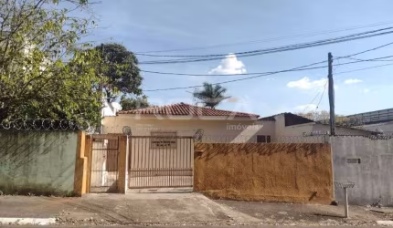 Casa com 6 quartos à venda na Rua Miguel Petroni, 75, Loteamento Habitacional São Carlos 1, São Carlos, 120 m2 por R$ 525.000