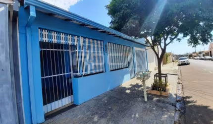 Casa à venda no Jardim Munique, São Carlos: 3 dormitórios e 2 vagas