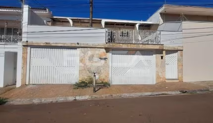 Casa com 3 quartos à venda na Rua Adolfo Catani, 1648, Jardim Macarengo, São Carlos, 226 m2 por R$ 798.000
