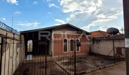 Casa à venda na Vila Boa Vista 1 em São Carlos: 2 dormitórios, edícula e garagem