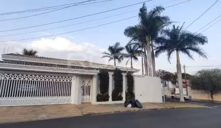 Casa com 3 quartos à venda no Jardim Botafogo 1, São Carlos , 241 m2 por R$ 900.000