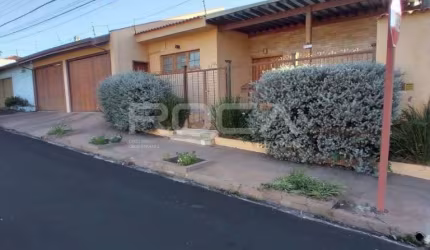 linda casa, com aquecedor sola, fotovoltaica, ar condicionado, armários em todos os cômodos, portões eletrônicos