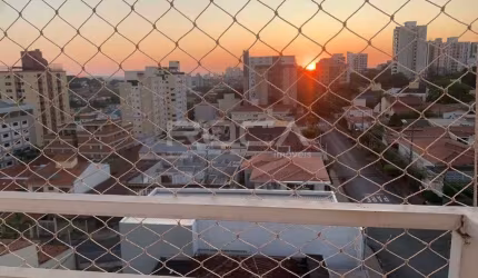 Apartamento à venda no CENTRO de São Carlos: 2 dormitórios, suíte, garagem coberta.