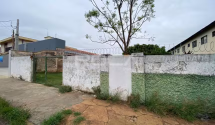 Terreno comercial para alugar na Rua Marechal Deodoro, 2668, Centro, São Carlos por R$ 1.500