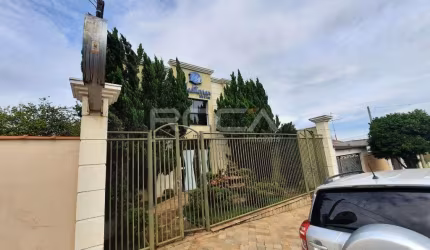 Imóvel comercial no Jardim São Carlos - Salão com 4 banheiros e muito mais!