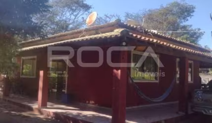 Espetacular Chácara à venda em São Carlos - 6 dormitórios, piscina e jardim!