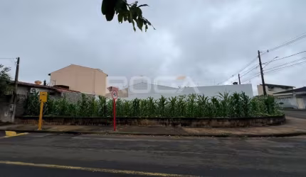 Oportunidade única! Terreno de padrão à venda no Jardim Embaré, São Carlos.