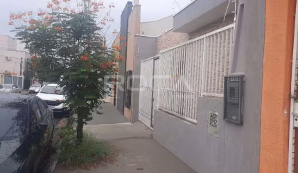Casa padrão com edícula à venda no Centro de São Carlos!