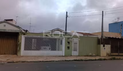 Encantadora Casa de 2 Dormitórios no Bairro Silvio Vilari, São Carlos