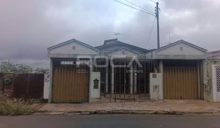 Casa de alto padrão com 3 dormitórios e 9 garagens no bairro SILVIO VILARI em São Carlos