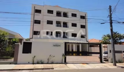 Apartamento de 2 dormitórios com suíte e garagem em Cidade Jardim, São Carlos