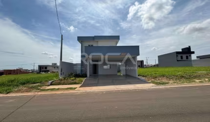 Maravilhosa Casa à Venda no Condomínio Jardim Jóckei Club A