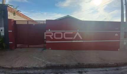 Casa à venda no Jardim Embaré, São Carlos: 2 dormitórios e piscina climatizada!
