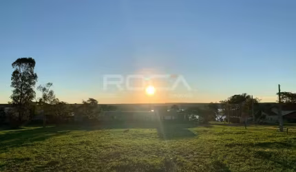 Terreno à venda na Vila Pinhal, Itirapina - Oportunidade única!