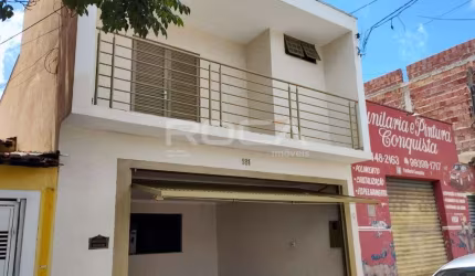 Casa à venda em São Carlos: 3 dorms, suíte, garagem, lavanderia e mais!