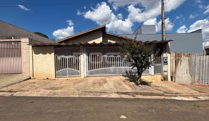 Casa Padrão à venda em Vila Monteiro, São Carlos - Oportunidade!